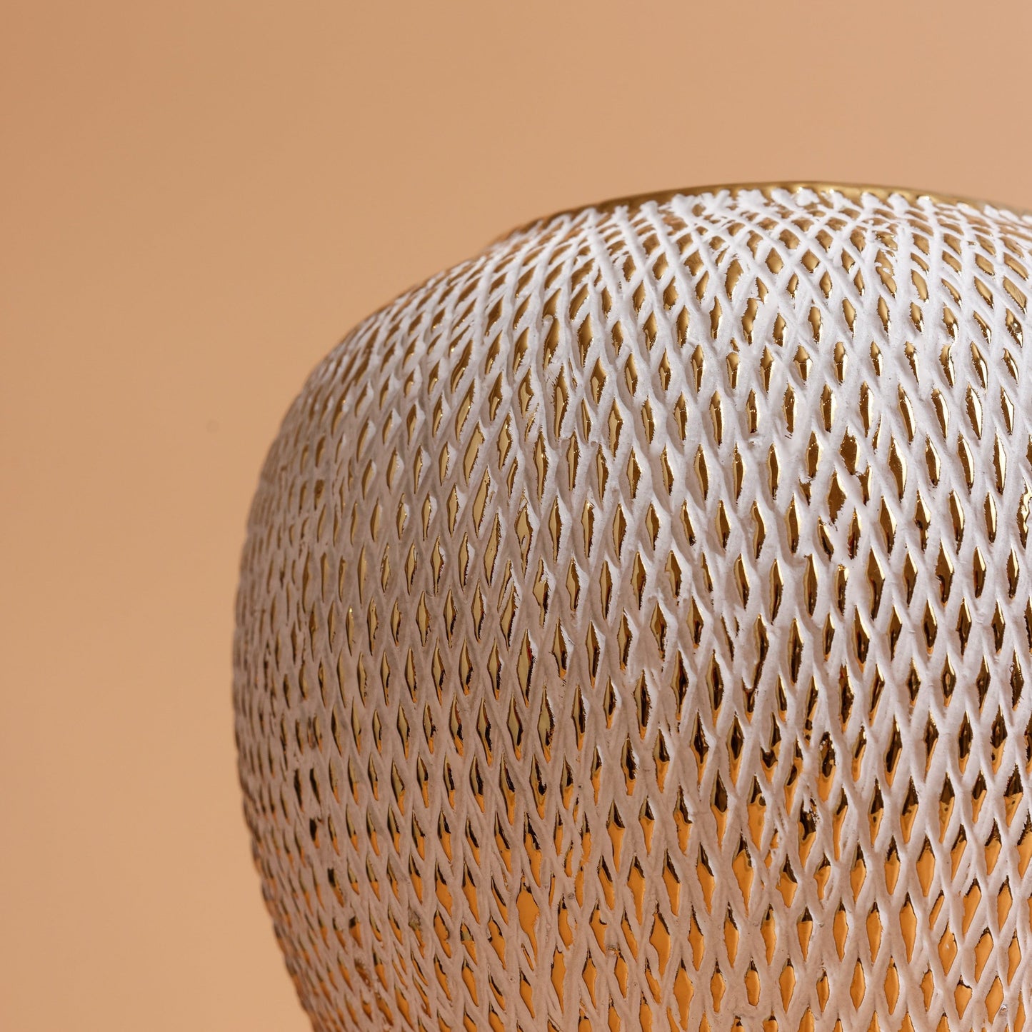 Illuminated Texture Vase