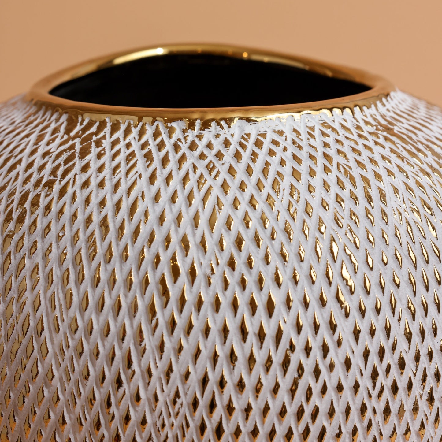 Illuminated Texture Vase